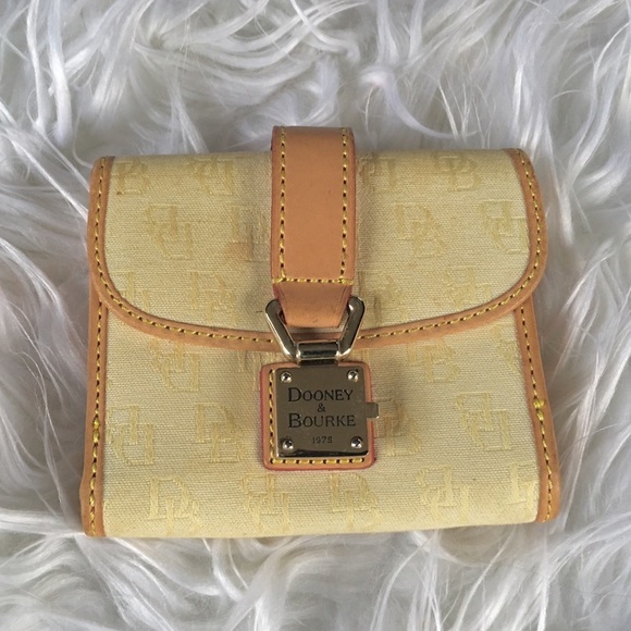 Dooney & Bourke Accessories - ✨New Item✨ Dooney & Burke Wallet